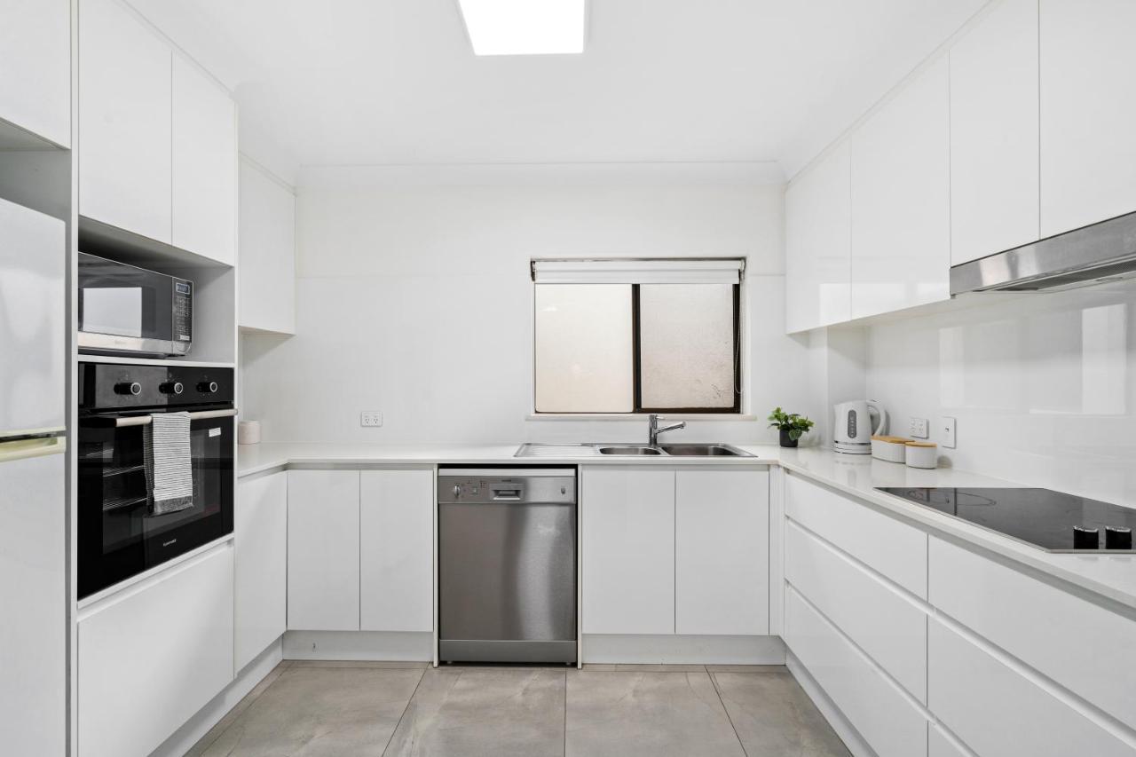 Coco Bella Retreat In Central Surfers - Sleeps 6-8 Гоулд Коуст Екстериор снимка